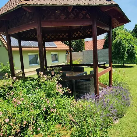 Tamasi Villa- Nyaralohaz Holiday home