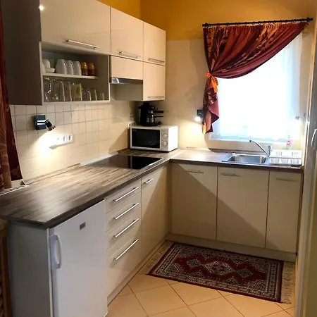 Nyaraló Tamási Villa- *