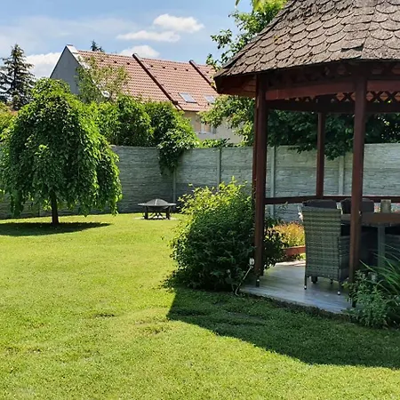 Tamasi Villa- Nyaralohaz Holiday home *