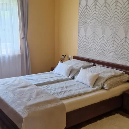 Tamasi Villa- Nyaralohaz Holiday home Balatonkeresztur