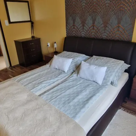 Tamasi Villa- Nyaralohaz Holiday home Balatonkeresztur