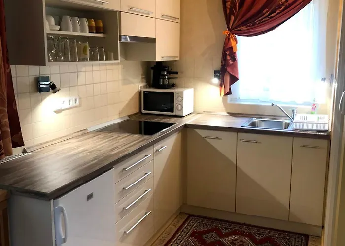 Nyaraló Tamási Villa- *