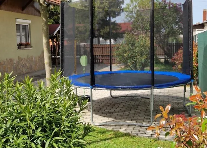 Tamasi Villa- Nyaralohaz 別荘