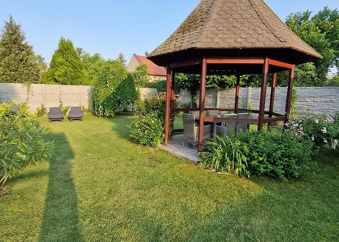 Tamasi Villa- Nyaralohaz 別荘